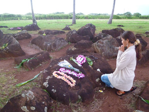 Kukaniloko-Birth-Stones.jpg